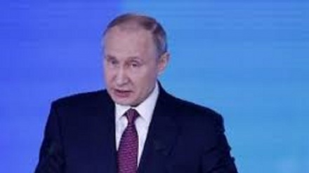 Russia, il presidente Putin presenta la legge costituzionale