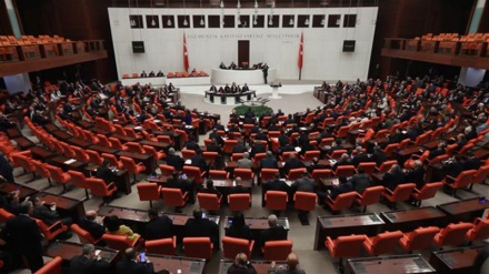Turkey's lawmakers approve troop deployment to Libya