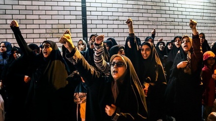 Warga Ahvaz Turun ke Jalan Dukung Serangan Balasan Iran