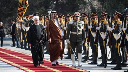 カタール首長が、イランを訪問（動画）