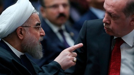 イラン・トルコ両首脳が電話会談、イラン大統領、｢イランは緊張の発端にあらず」