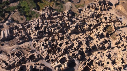 イラン東部・南ホラーサーン州、エスファハック村（写真）