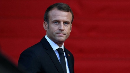 Macron kërcënon Johnson