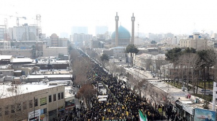 Pawai di Seluruh Iran untuk Mengecam Kejahatan AS 