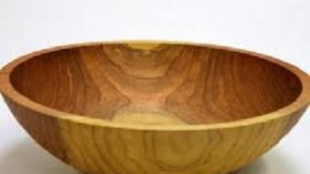 یوه وړه لرګینه کاسه جوړوم، څو تاسو ته پکې ډوډی درکړم