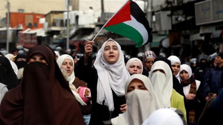Jordanians outside Grand Mosque slam Trump's deal of century
