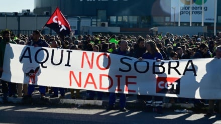 Centenares de trabajadores de Airbus en huelga por conservar su empleo
