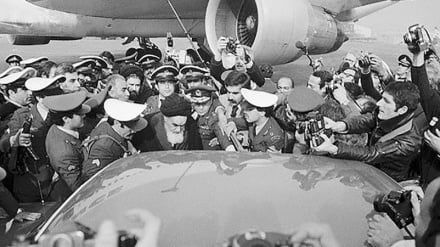 視点、ファジル・夜明けの１０日間；イラン国民の団結の具現