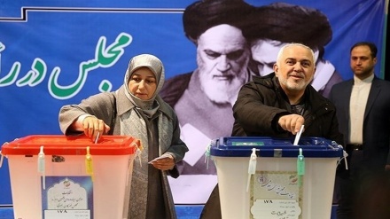 Zarif: Iranian people main supporter of Islamic Revolution