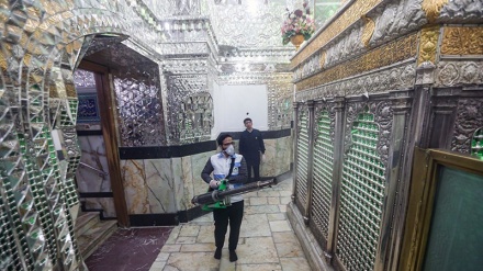 Kompleks Shah Abdul Azim Hasani Disemprot Disinfektan (2)