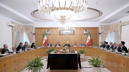 अमरीका, इन्फ्लोंज़ा से मरने वाले हज़ारों लोगों के बारे में सोचेः रूहानी