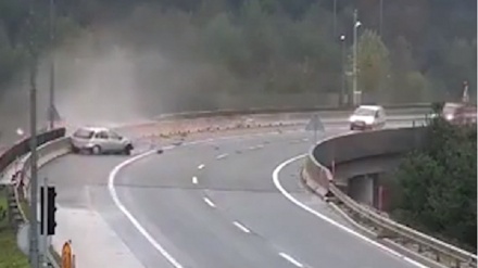 यूरोप में शराब के नशे से होने वाली सड़क दुर्घटना से अधिकारी परेशान, बनाया अजीबो ग़रीब डिवाइस, शराबी की गाड़ी नहीं होगी स्टार्ट, रोम से वीडियो रिपोर्ट सुनिए