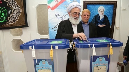Autoritetet e larta fetare marrin pjesë në zgjedhjet parlamentare të Iranit