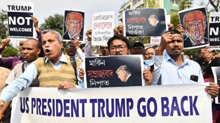 מחאות נגד ביקורו של טרמופ בהודו – 7 הרוגים