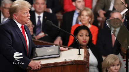 特朗普承认对伊朗的持续敌对政策