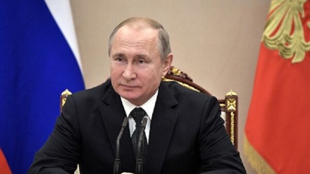 Путин президентлик муддати чекланишини бекор қилишга қаршидир