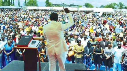 Makumi wapoteza maisha wakigombania 'mafuta ya upako' Tanzania + Sauti