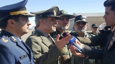 伊朗国防部长：数十架直升机加入伊朗伊斯兰共和国陆军航空兵