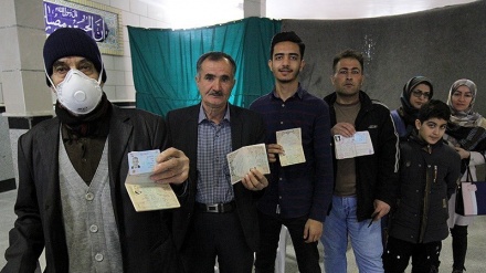  People participate in parliamentary elections in different parts of Iran (1)