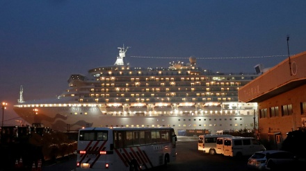 Se eleva a 355 el número de infectados con el coronavirus en el crucero en cuarentena en Japón 