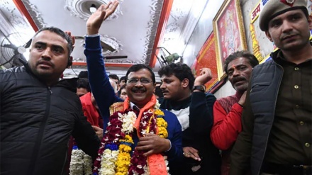 বিজেপি, কংগ্রেসসহ সব দলের মুখ্যমন্ত্রী আমি: শপথের পর কেজরিওয়াল