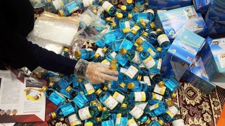 Pembagian 50.000 Paket Kesehatan di Qom (2)