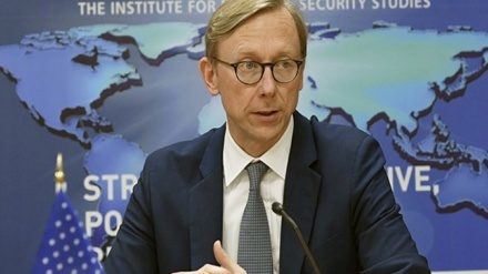 Brian Hook takohet me një prej krerëve të grupit terrorist MEK