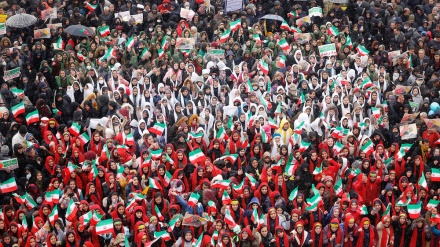 イラン全国、イスラム革命勝利記念日デモ行進が実施、国民が大々的に参加