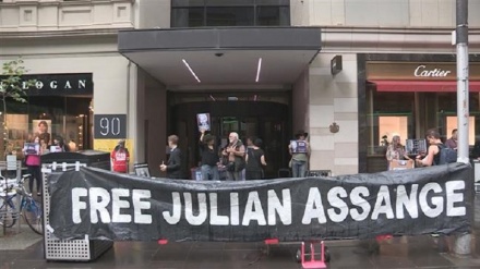 Australians hold pro-Assange rally ahead of hearing at UK court on US extradition bid