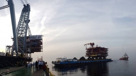 Giant platform installed in Iran’s South Pars