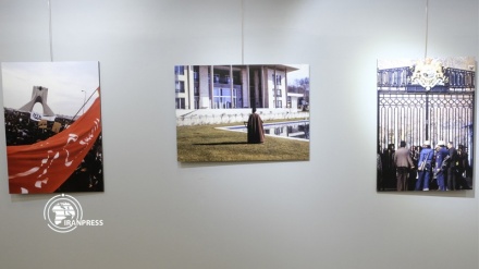 French photographer holds photo gallery of Islamic Revolution