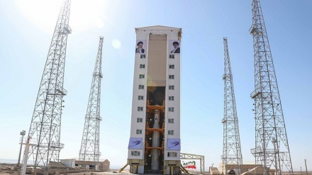 Peluncuran Satelit Zafar Buatan Iran 