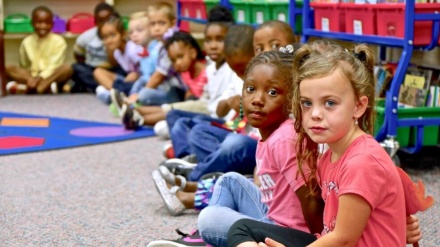 米国は、世界的な子どもの発達指数において低ランク