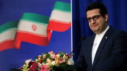 明日抗击新型冠状病毒有关的第一批救援物资将抵达伊朗