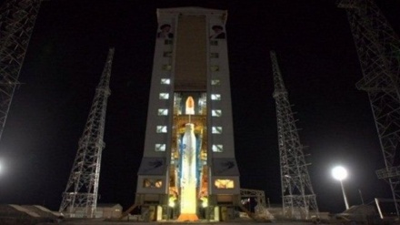 イランが人工衛星搭載ロケット・スィーモルグを打上げ