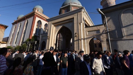 رانندگانی که جمعه ها نزد مساجد دوشنبه راهبندان می کنند جریمه می شوند