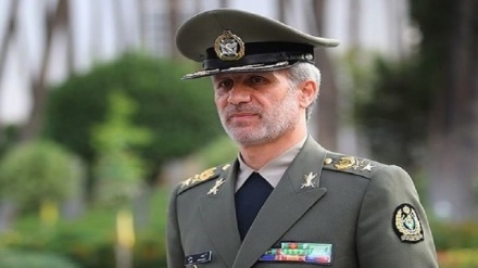 وزیر دفاع ایران: ده‌ها فروند بالگرد به ناوگان هوانیروز ملحق شد