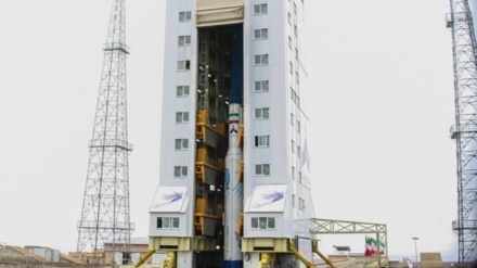 人工衛星『ザファル』が宇宙基地に移送、打上げ準備