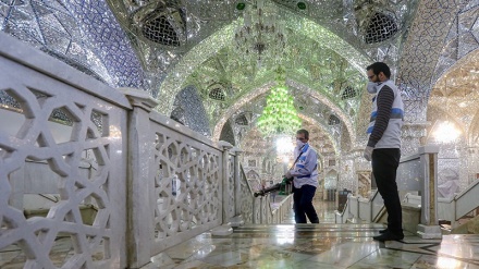 Kompleks Shah Abdul Azim Hasani Disemprot Disinfektan (1)