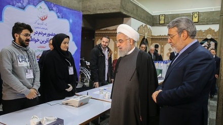 伊朗高级官员都参与伊朗议会选举（图集）