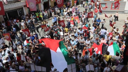 Tunisia: centinaia di persone manifestano nella  capitale contro il referendum costituzionale