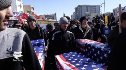 Kantor Berita Perancis: 22 Bahman, Rakyat Iran Bersatu Lawan AS