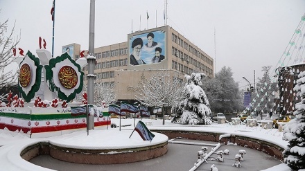 Salju Lebat Turun di Urmia (1)