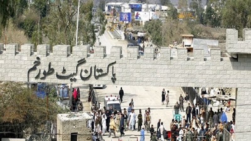توقف صدها کامیون در مرز تورخم؛ پاکستان: افغانستان اجازه عبور نمی‌دهد
