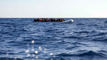 Due barche con 140 migranti in difficoltà in Mediterraneo