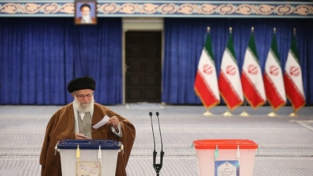 Iran’s parliamentary elections kicks off, Leader casts vote in early minutes (Photos)