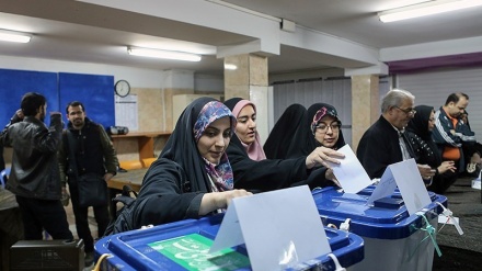 Suasana Meriah Pemilu Parlemen Iran (3)