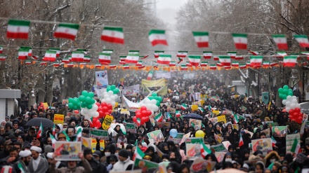 イラン全国で、イスラム革命勝利記念大行進が大々的に実施　（動画）
