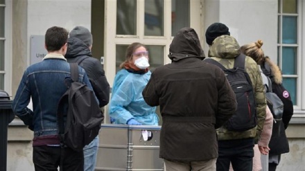 Concerned Berliners flock to supermarkets amid coronavirus panic buying