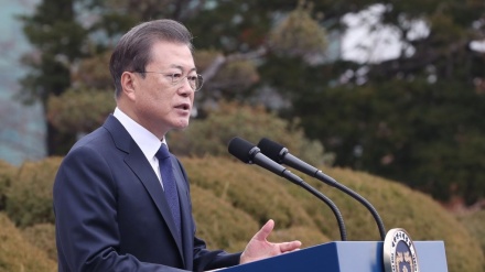 韩国总统：新型冠状病毒危及我国家的经济